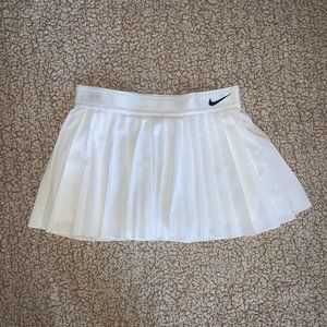 NIKECourt Dri-FIT Pleated WMNS Tennis Skort